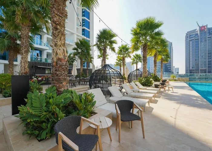 Aliving Stylish Studio With Partial Burj & Canal Views- Prive , Business Bay 713